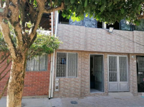 Bienvenido a tu segundo hogar a dos cuadras del centro recreaciónal lagos club comfatolima